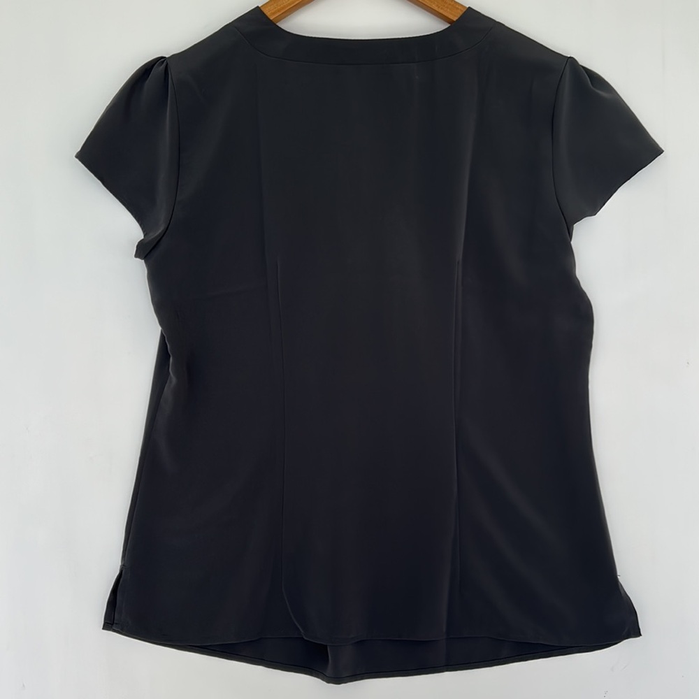 NWOT Lands End Cap Sleeve Pleated Blouse - Picture 2 of 7